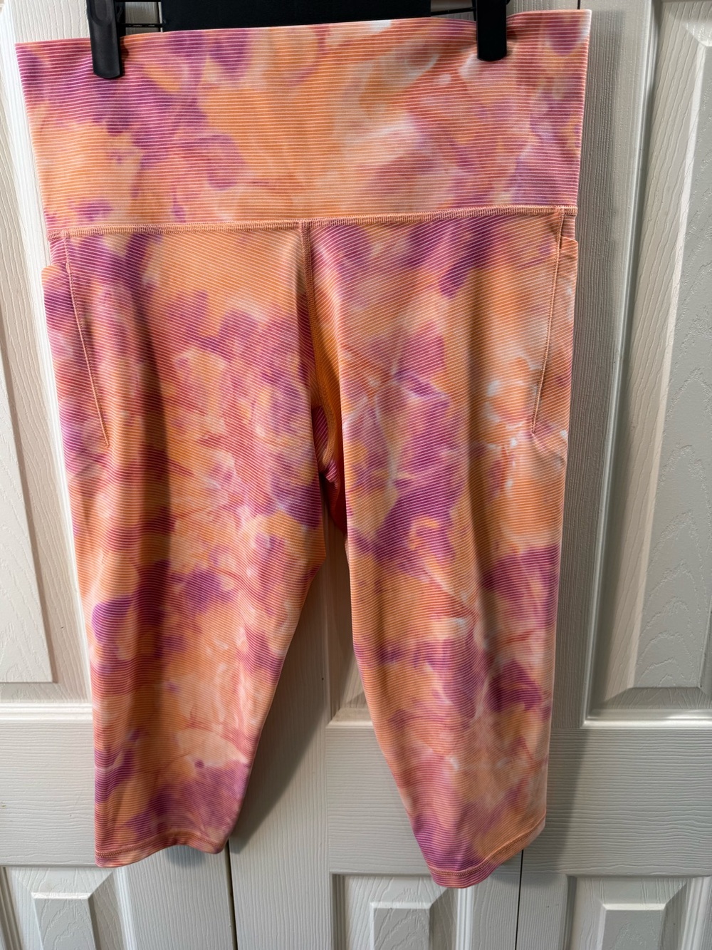 Athleta Salutation Stash Pocket II Tie Dye Capri Leggings Pink Orange Size 1X